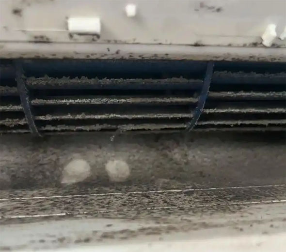 沙坡头空调吹的风有股烧焦味是怎么回事